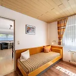 Haus Am Weinberg 恩丁根
