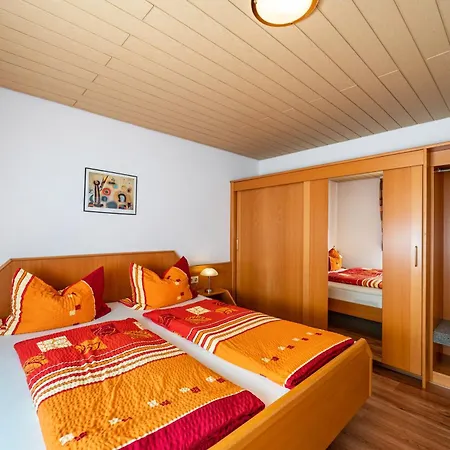 Haus Am Weinberg 恩丁根