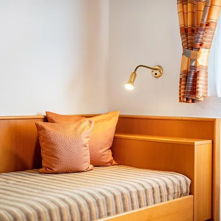 Haus Am Weinberg 公寓 恩丁根