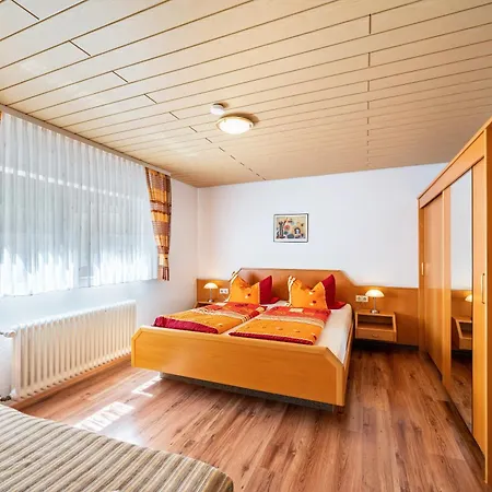 Haus Am Weinberg * 恩丁根