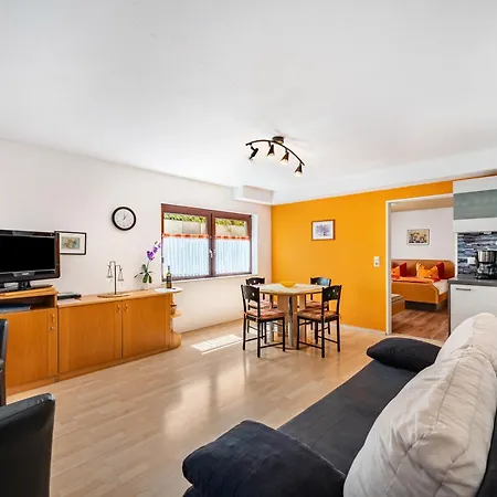 公寓 Haus Am Weinberg