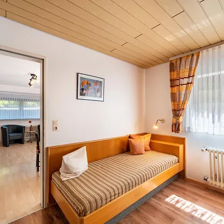 Haus Am Weinberg 公寓 *